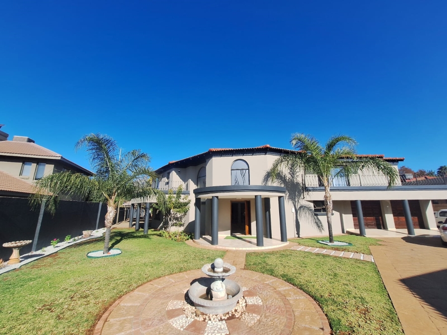 5 Bedroom Property for Sale in Roylglen Gardens Northern Cape
